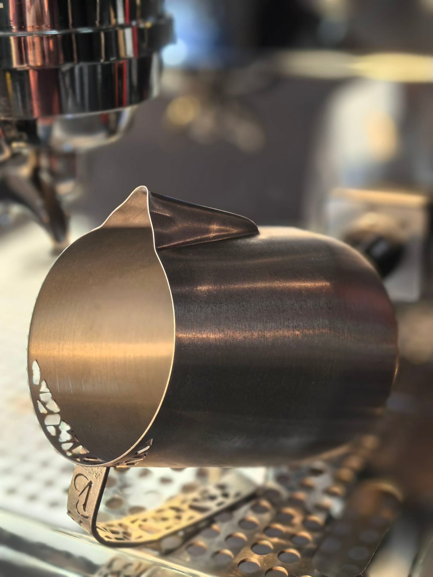 VS002 Latte Art Competition Spout Pitcher 650ML