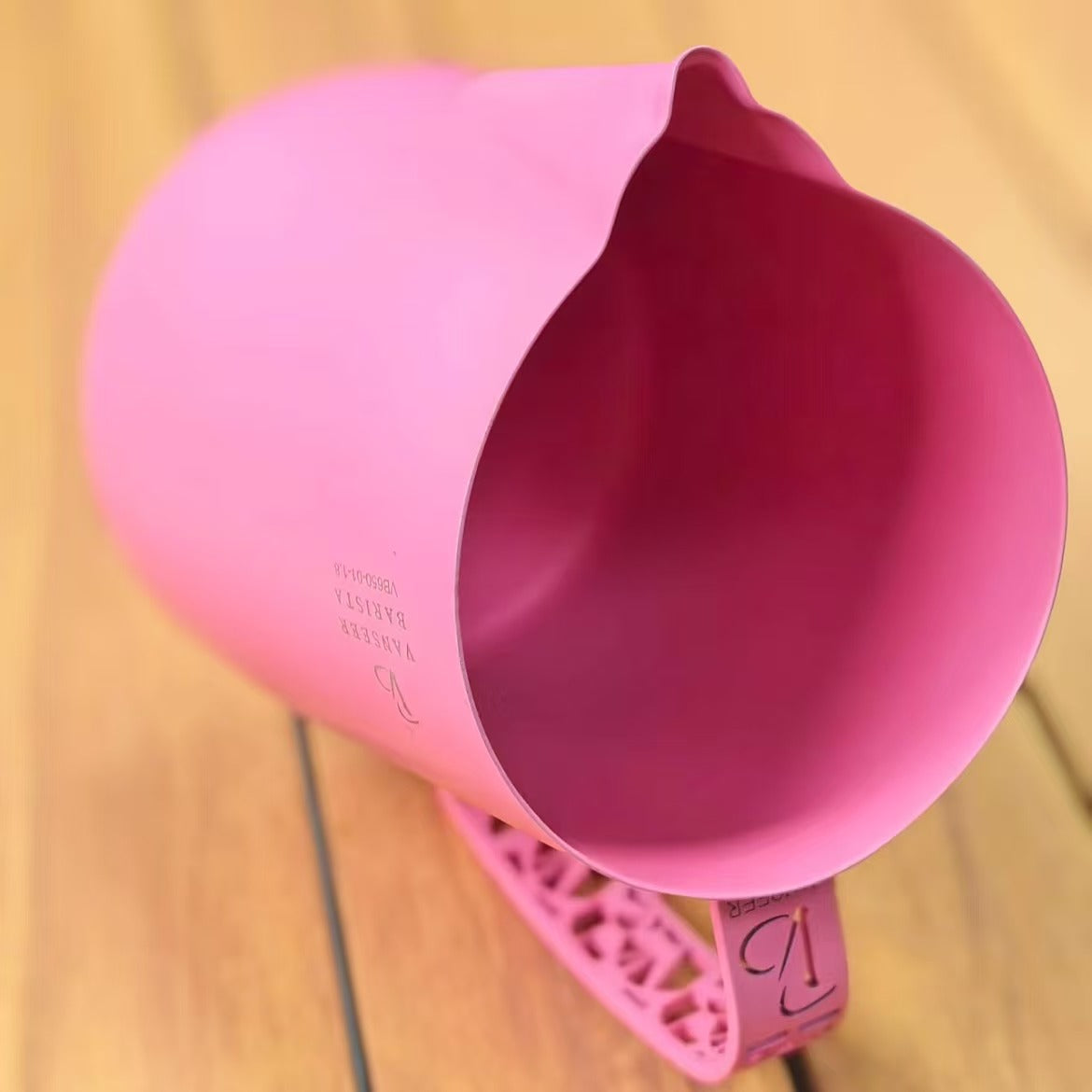 VS002 Latte Art Competition Spout Pitcher 650ML