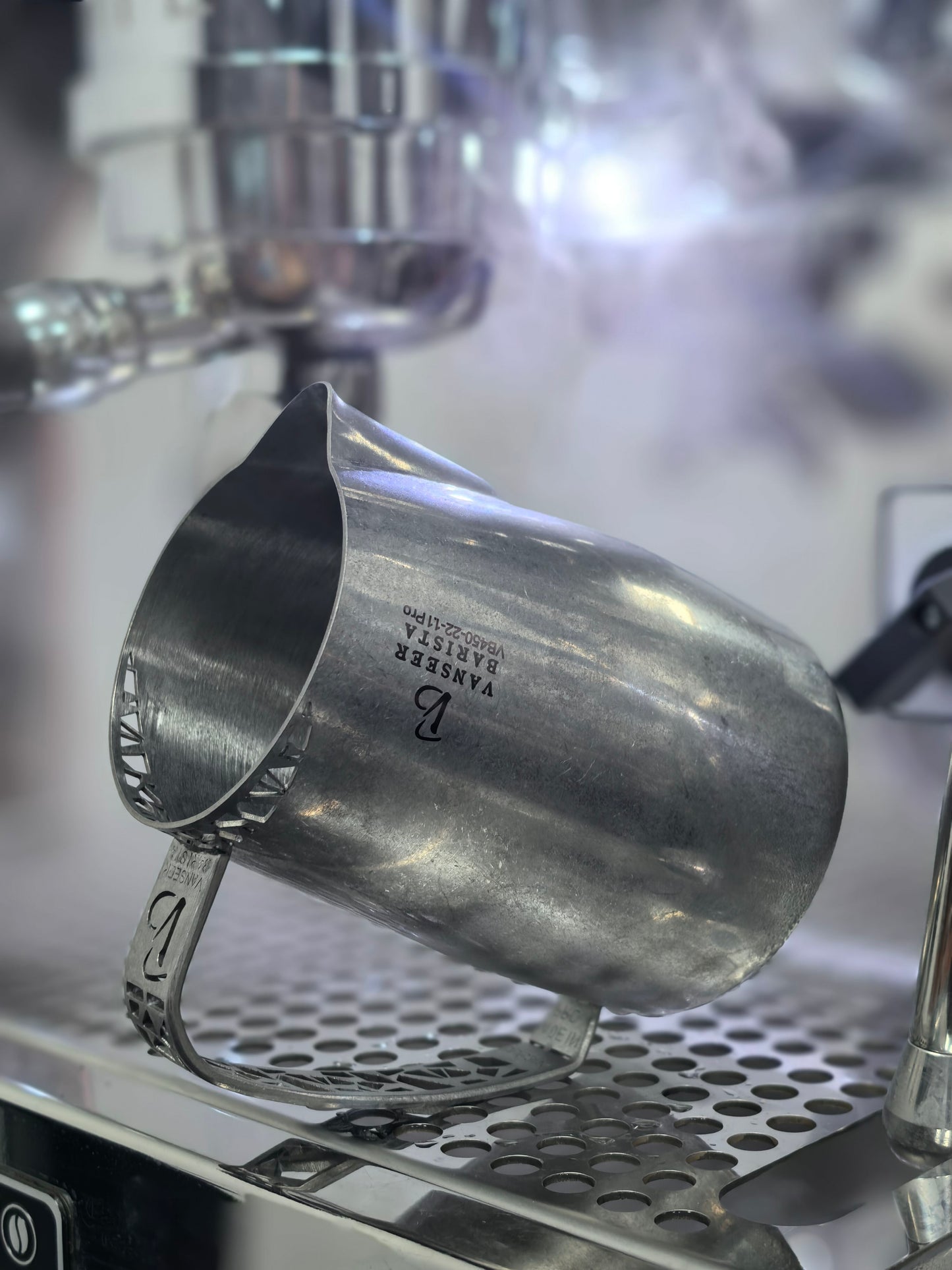 VS001 Round Spout Style Latte Art Pitcher 450ML