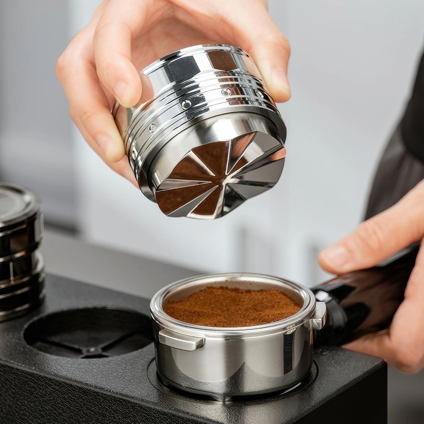 S102 58MM Gravity Distributor With Stainless Steel Leveler