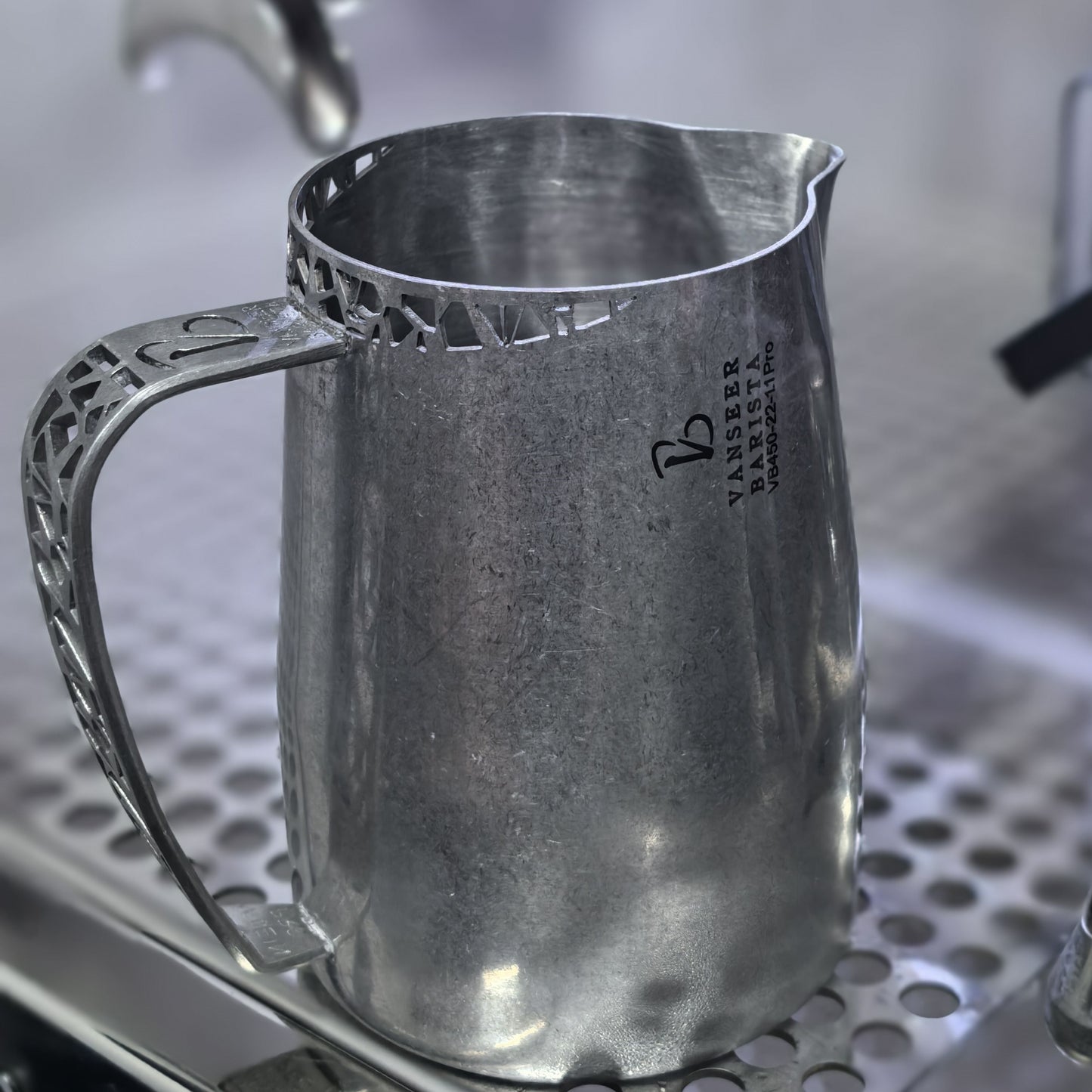 VS001 Round Spout Style Latte Art Pitcher 450ML