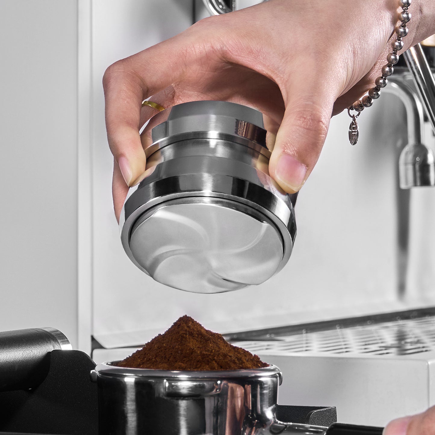 S107 2 In 1 Espresso Gravity 58MM Coffee Distributor & Tamper for Baristas